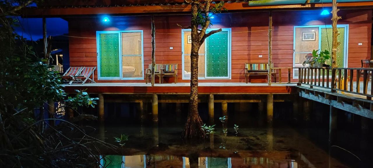 Ta Yai Homestay  Ko Kut Luaran gambar